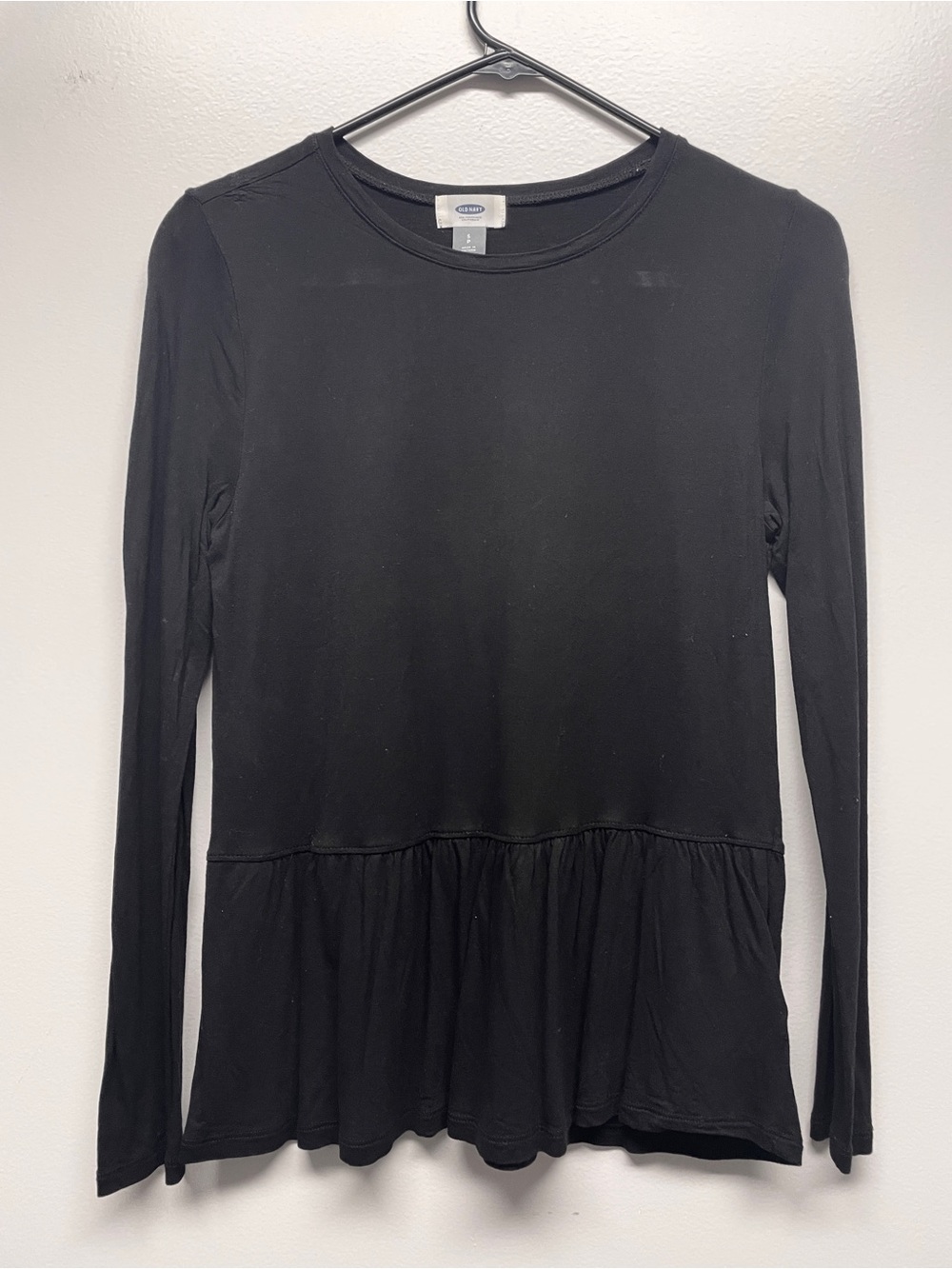 Old Navy Black Long-Sleeve Peplum Hem Top